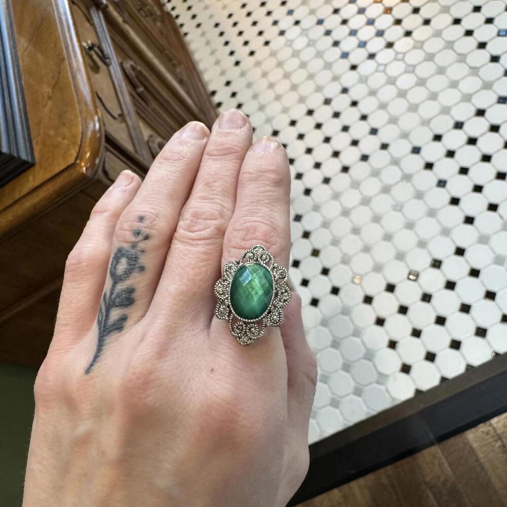 Vintage Silver Tone Costume Jewelry Ring One Size‎ Green Stone Adjustable